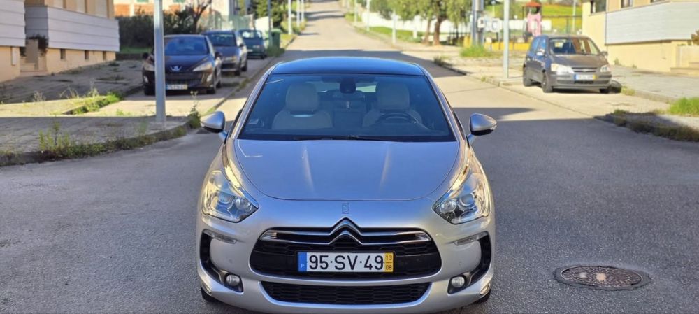 Ds5 hybrido negociavel (tambem posso trocar por mota)
