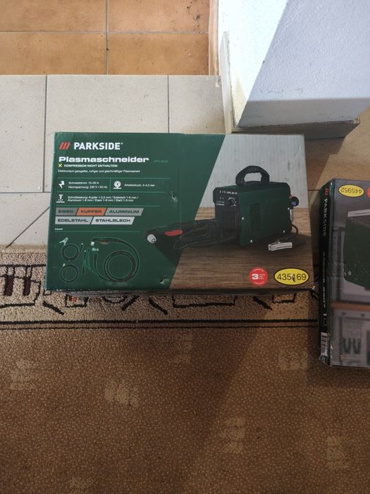 Przecinarka plazmowa i kabina spawająca