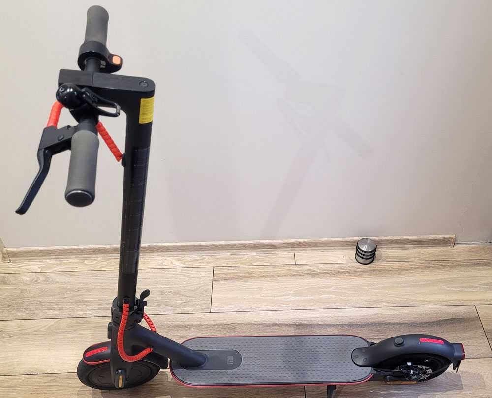 Super stan. Hulajnoga elektryczna Xiaomi Essential Electric M365