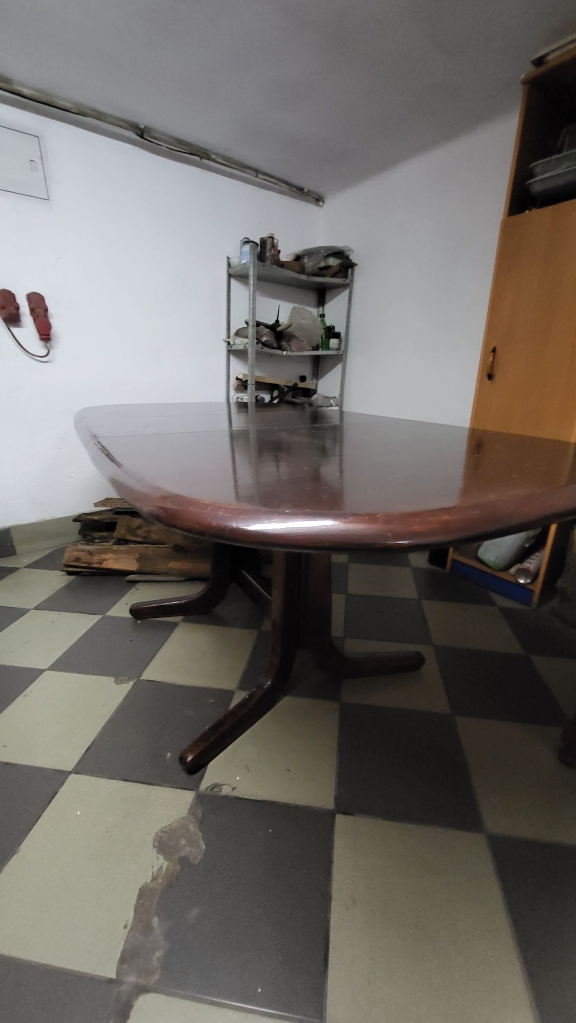 Stół drewniany do lekkiej renowacji