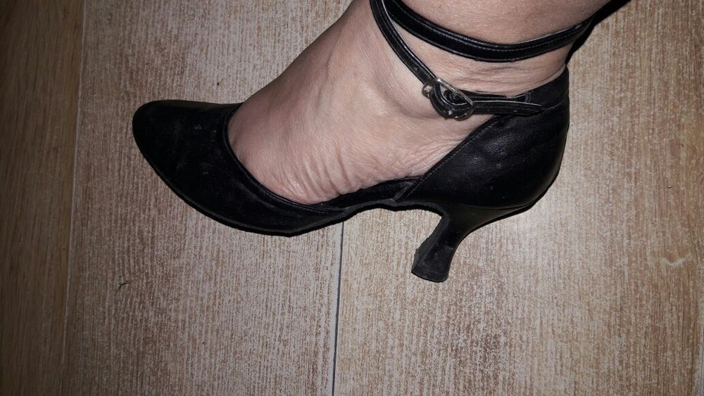 Бальні туфлі. Шкіряні (натуральні) куплені в італії.