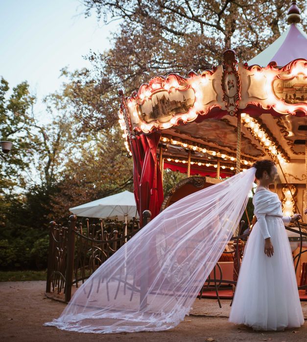 Suknia ślubna, sukienka ślubna, piękny dekolt,  tiulowa, koronkowa