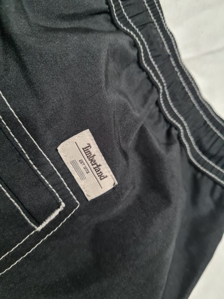Krótkie spodenki marki Timberland - nowe, nieużywane, duży rozmiar.