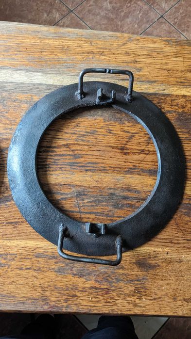 Żeliwna poniemiecka gofrownica z fajerką