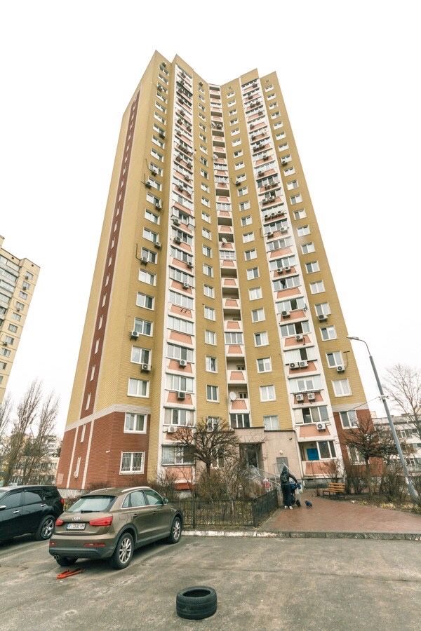 Посуточно  квартира Оболонский пр-кт 36Д м. героев днепра