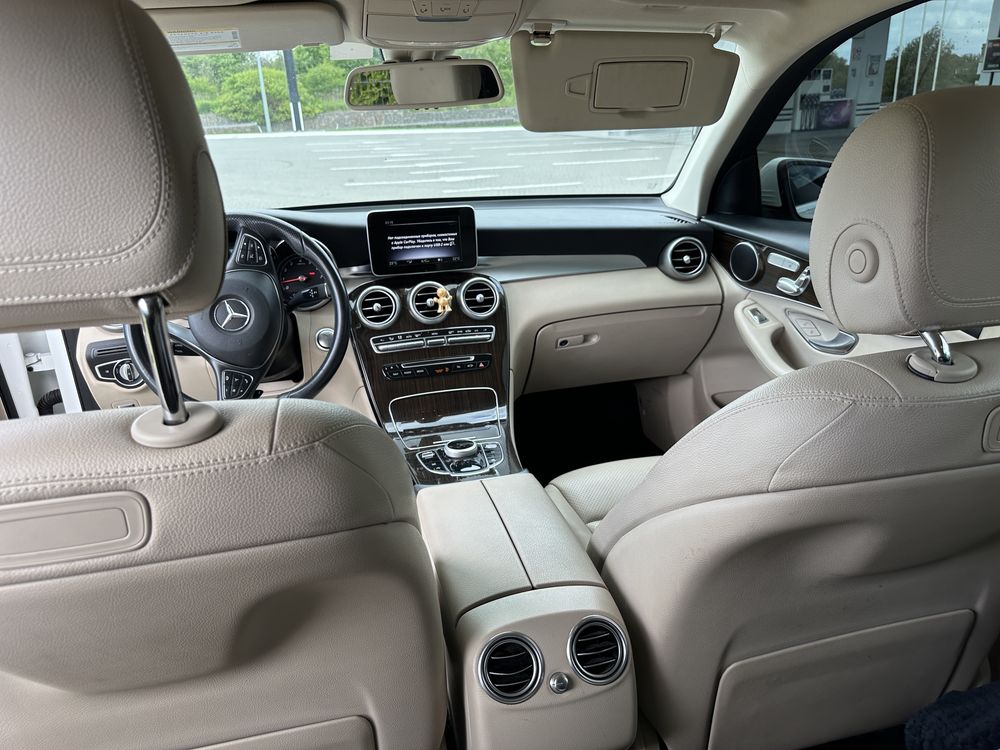 Mercedes GLC 300 2019 рік