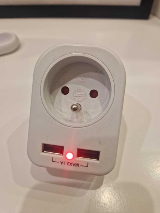 Rozgałęźnik sieciowy elektryczny złodziejka ładowarka
