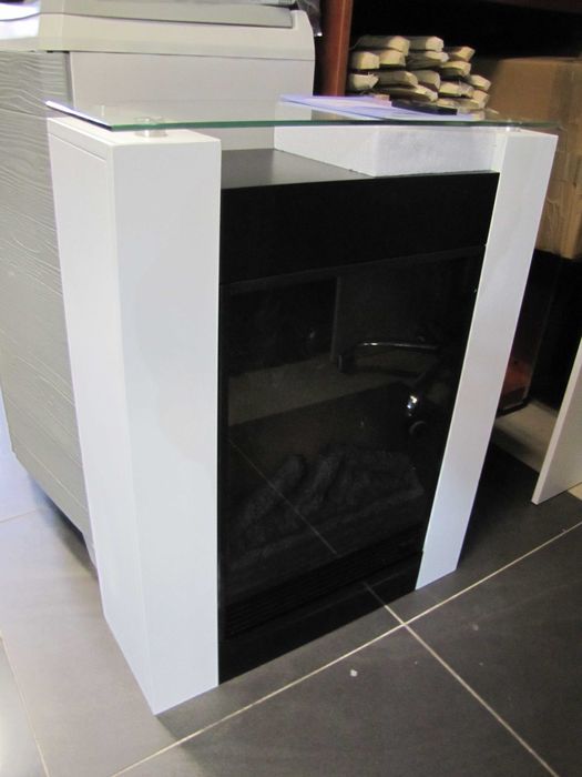 Kominek elektryczny termowentylator 900/1800W pilot biały Klarstein