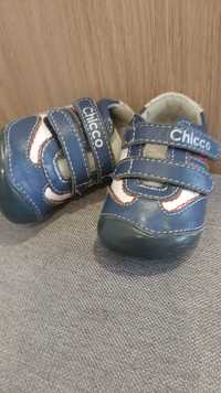 Перше взуття малюка Chicco