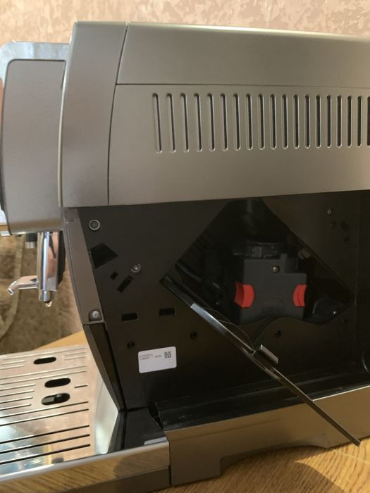 Кавомашина DeLonghi Dinamica Plus ECAM 370.95 T