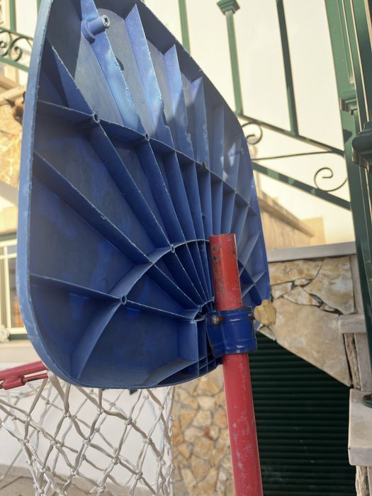 Basquetball cesto com pé