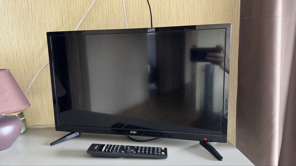LED-телевізор ERGO LE24CT5000AK