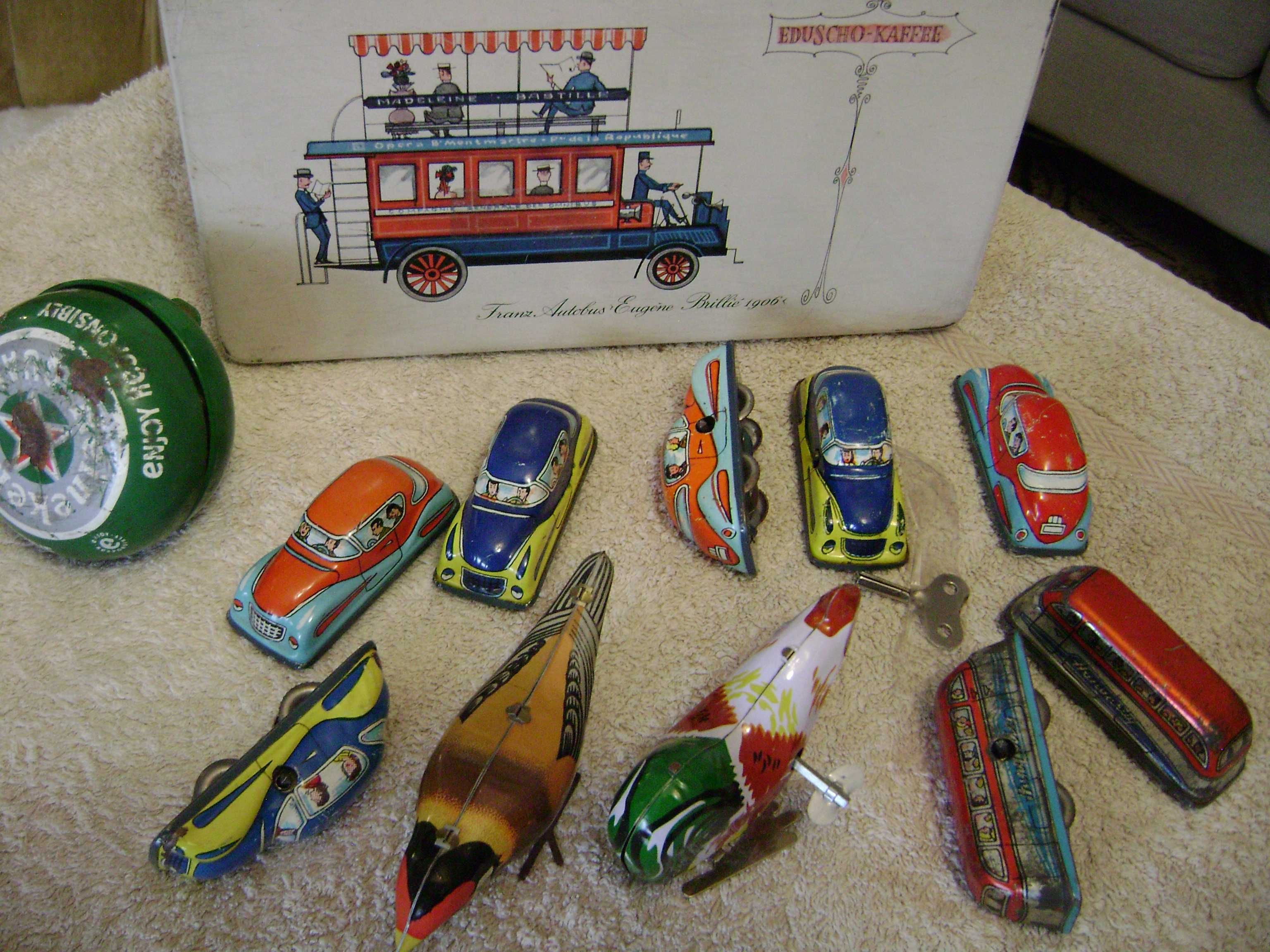 Stare blaszane zabawki ; autobusy  , ptaszki  , autka , puszka