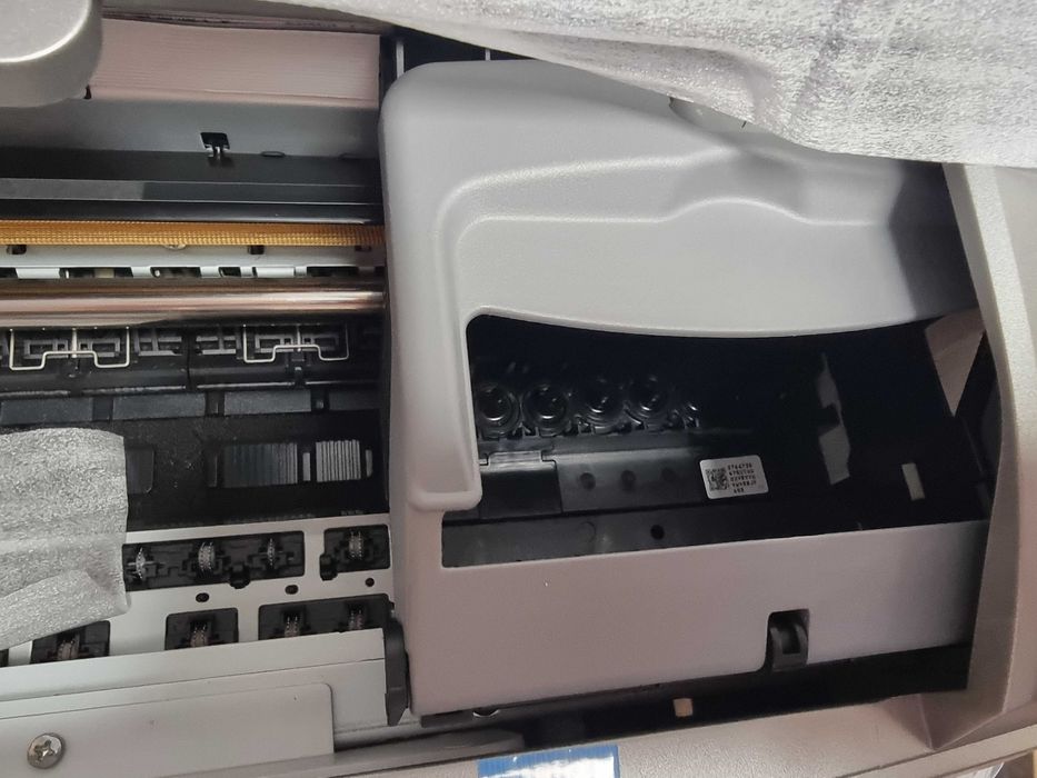 Nowa drukarka EPSON Stylus Photo R800 z głowicą DX5.