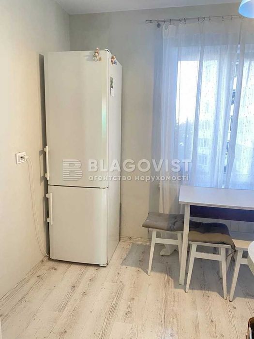 Програми - ТАК! Безготівка.  Продаж 3к квартири  вул. Ревуцького, 13