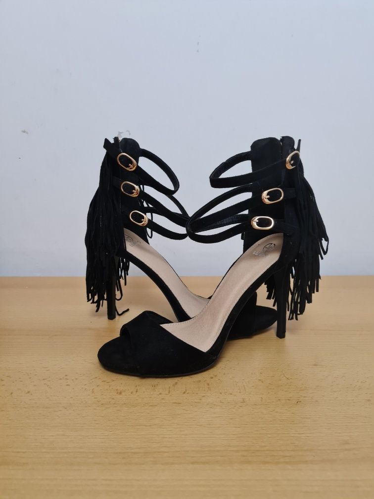 Szpilki czarne buty na obcasie sandały Lu Boo