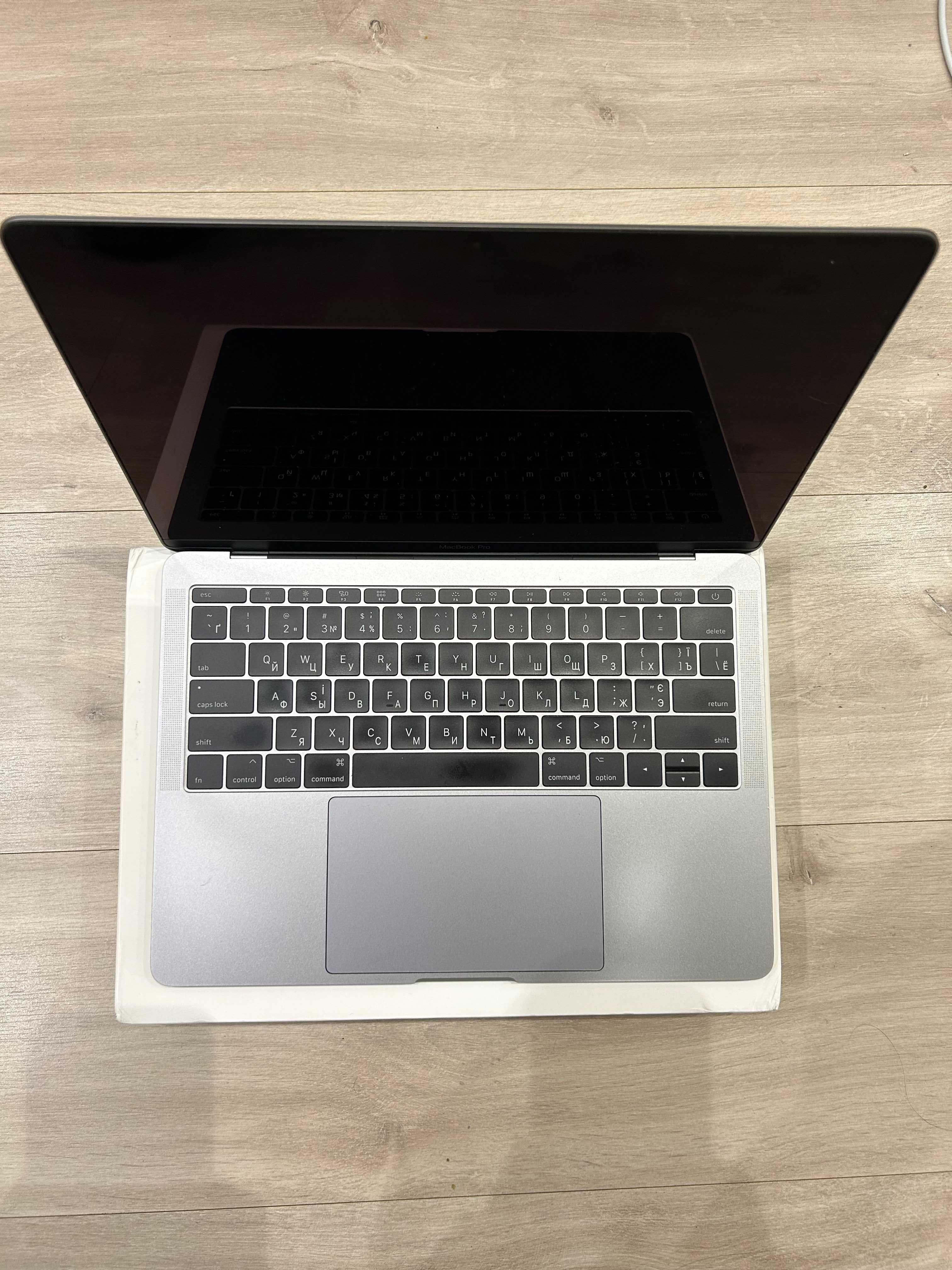 MacBook Pro 13.3" A1708_2017 (i5-7360U, 8GB RAM, 256GB SSD)