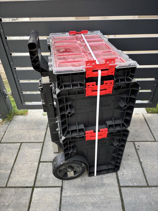 Zestaw skrzynek na kółkach. Qubrick. Nowe