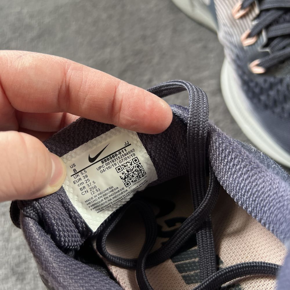 Жіночі кросівки Nike ZOOM pegasus 34. P. 39.