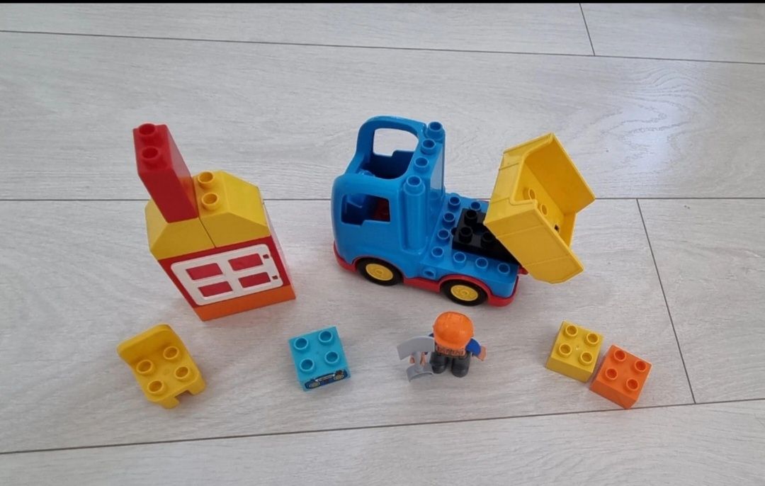 10529 lego duplo ciężarówka robotnik budowniczy wywrotka