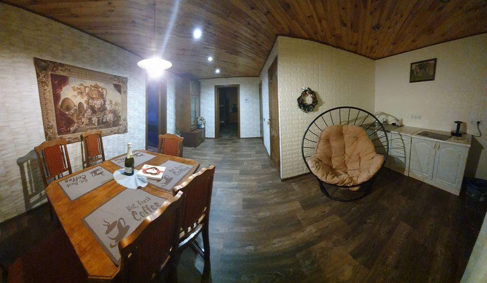 Частина будинку подобово біля озера(ціна з особи)