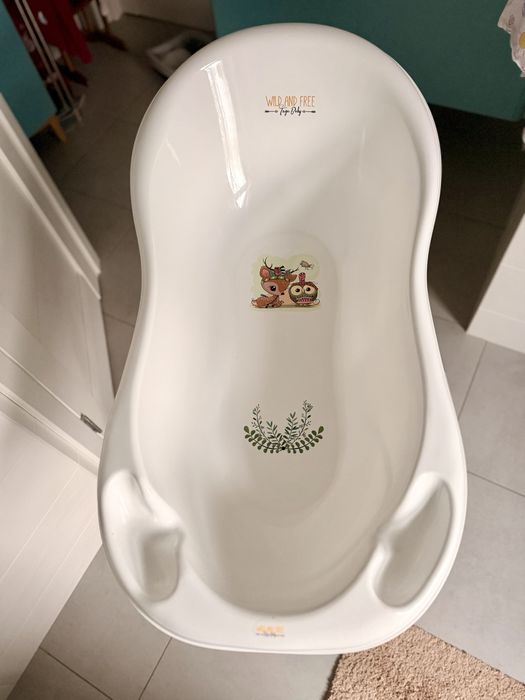 Дитяча ванночка з металевою підставкою