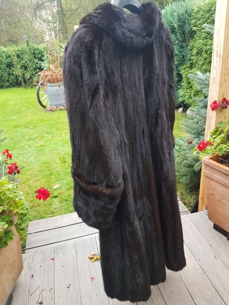 Futro z Grzbietów Norek