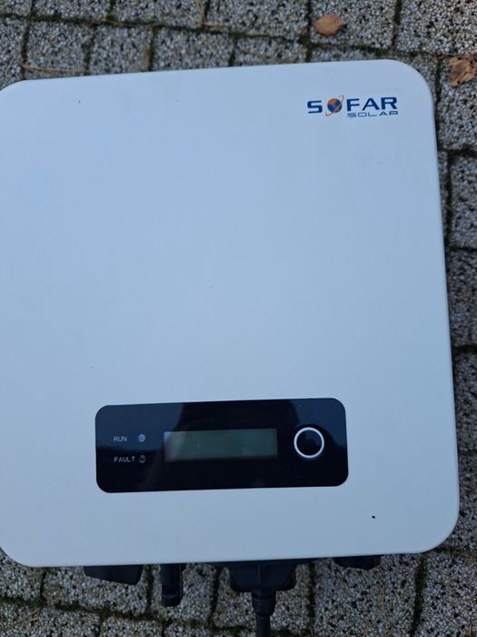 Falownik jednofazowy Sofar 2700 TL-G3 z oprzyrządowaniem.