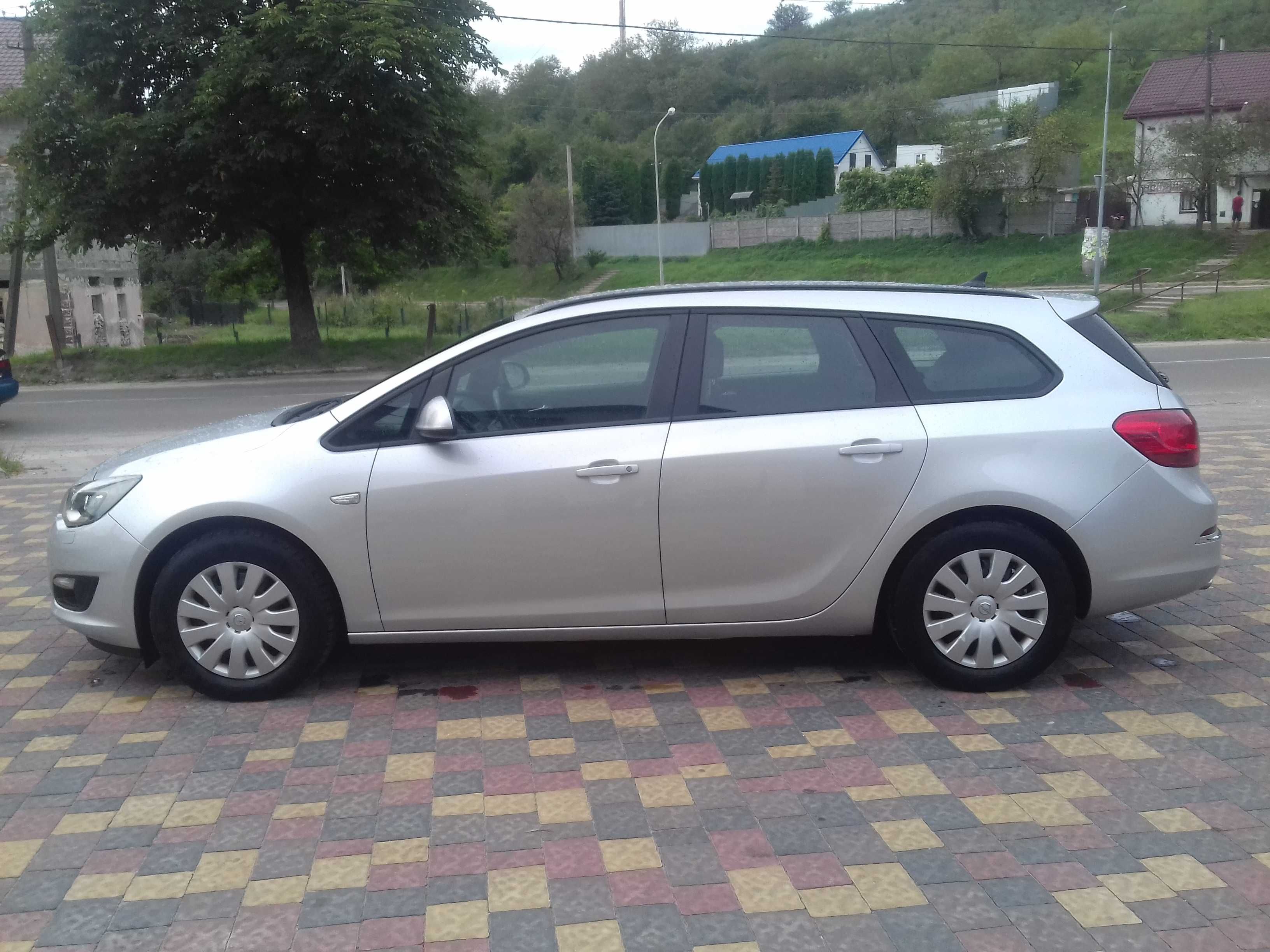 Opel Astra Tourer 2.0 CDTI 2014