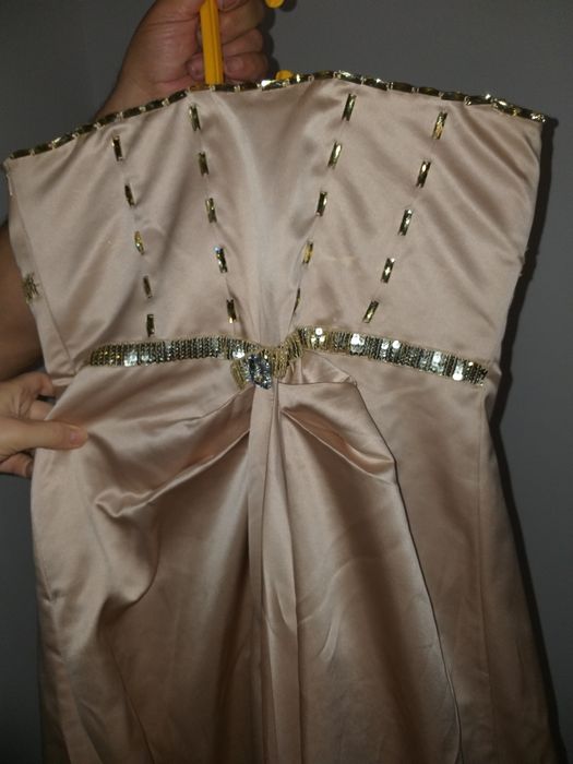 Плаття кольору айворі(беж)