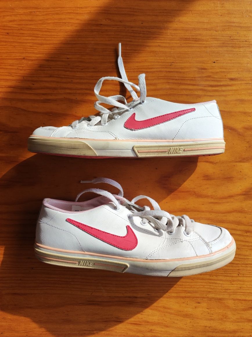 Sapatilhas Nike Rosa e Brancas - Tamanho 38,5