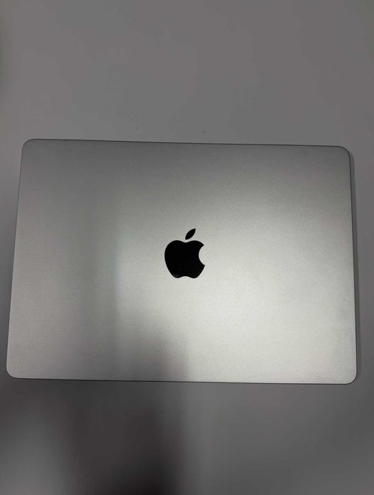 Macbook Air M2 Srebrny