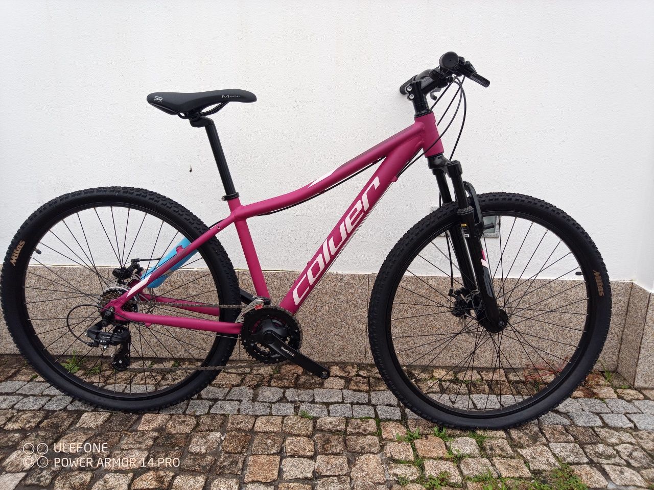 4 bikes, duas em carbono, por encerramento de loja