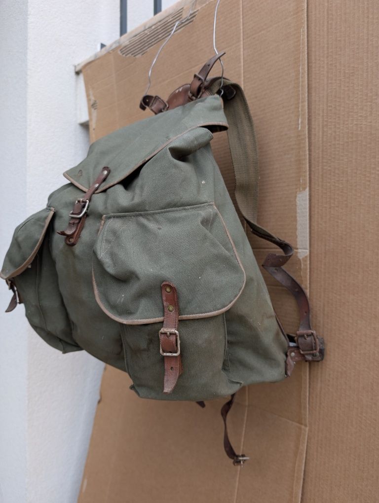 Mochila Militar em Tecido Verde