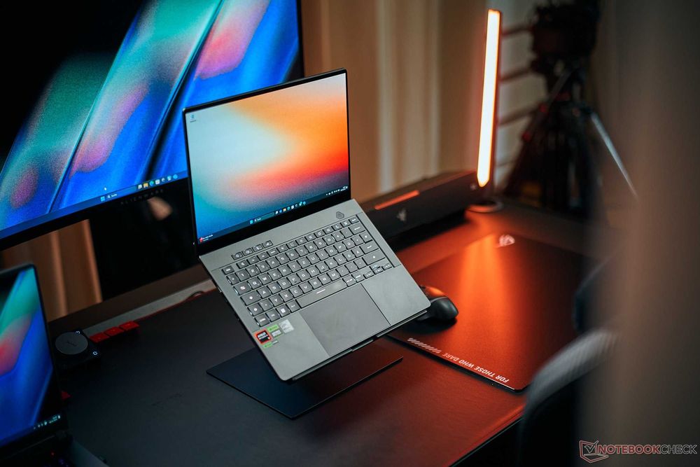 RTX 5080 16GB TURBO/64gb/AI 9 HX 370  - ASUS ROG Zephyrus G14 GA403WW