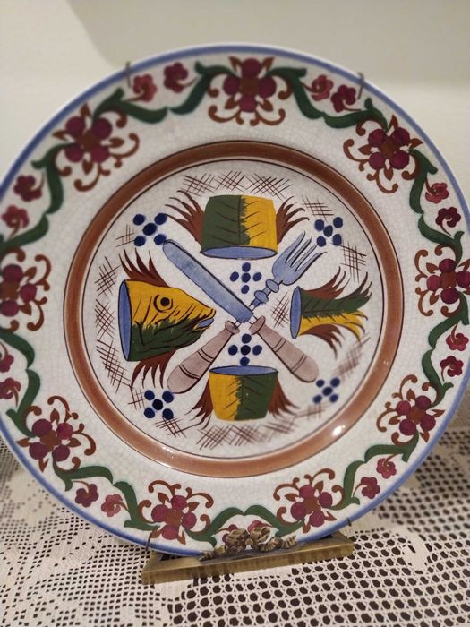 Pratos Grandes em Faiança Antigos-Faca e Garfo- 36 cm Diâmetro