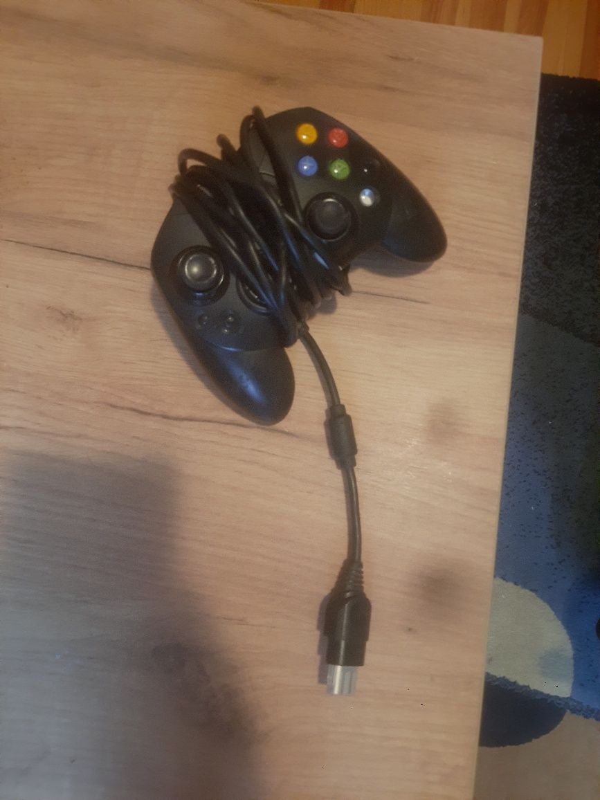 Lekko zarysowany Xbox 360.