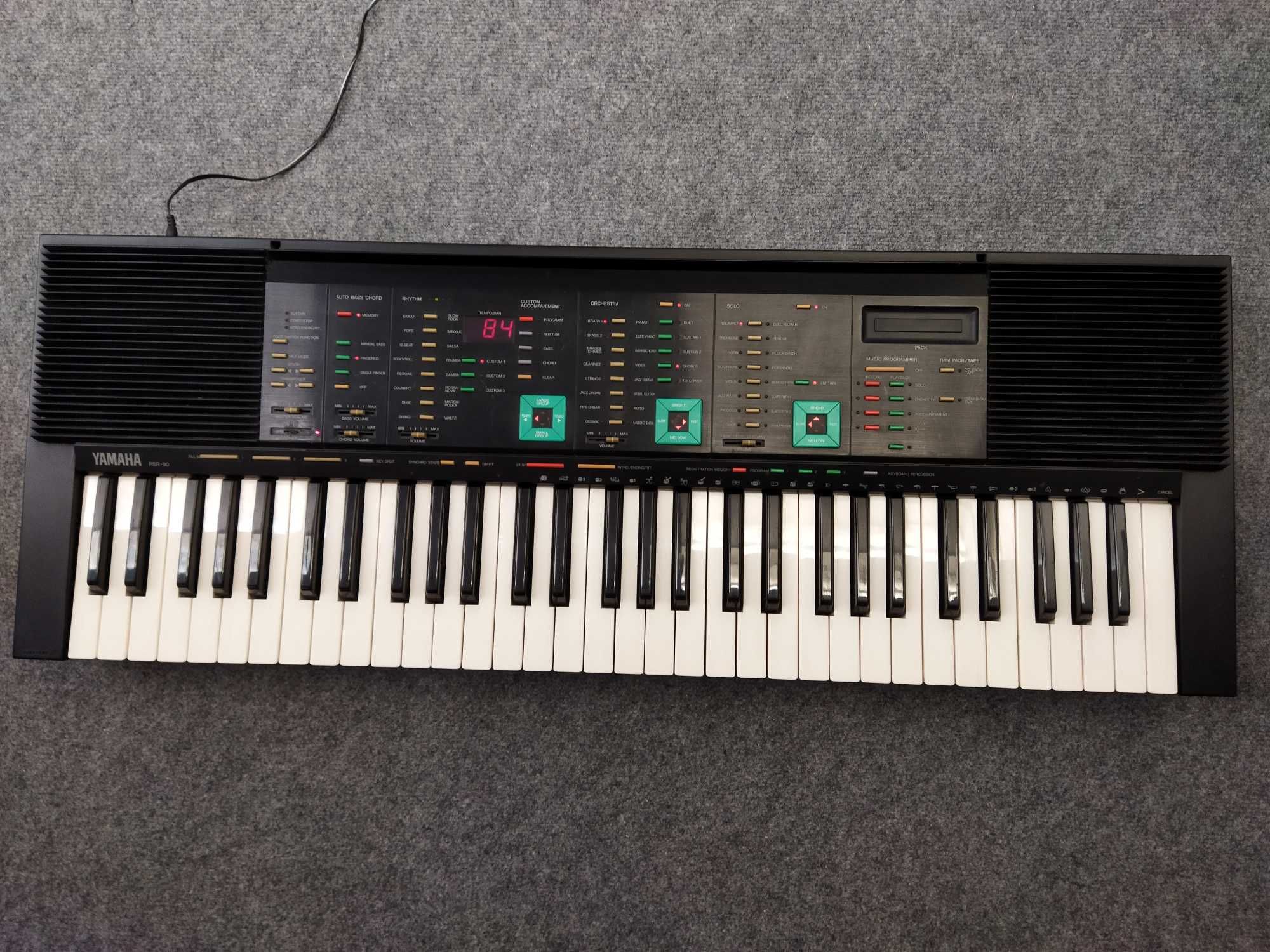 Syntezator Yamaha PSR-90 z lat '80