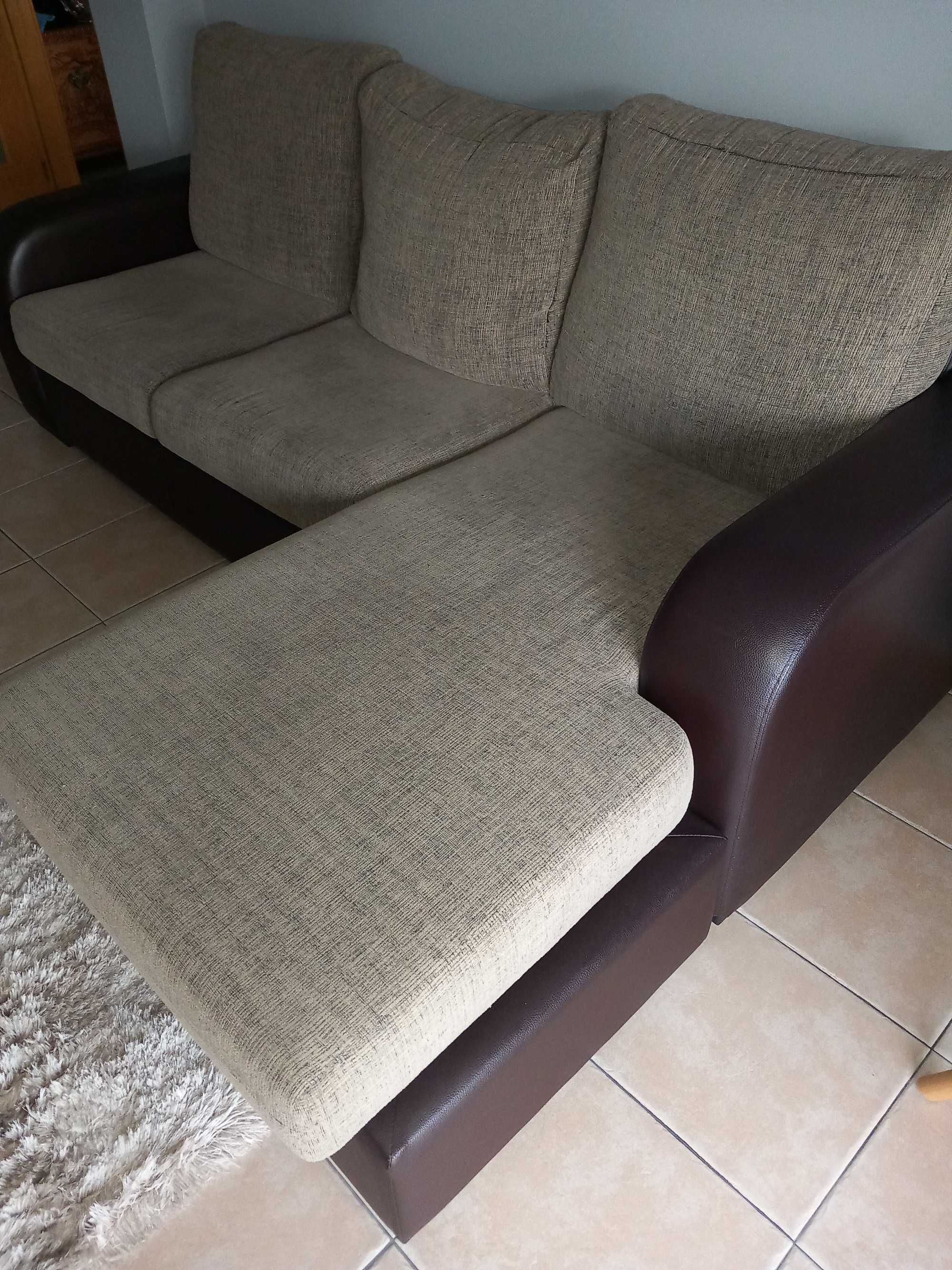 sofá com chaise longue