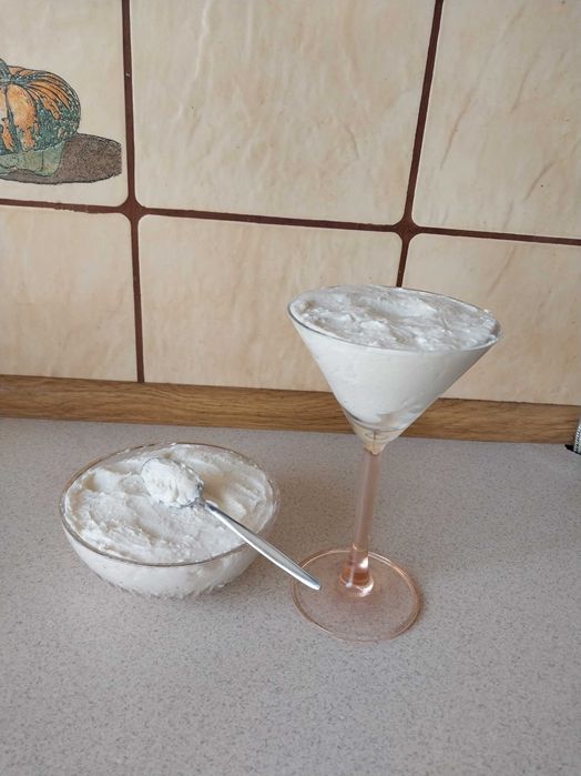 Масло з горіхово - вершковим смаком, виготовлене з козячого молока