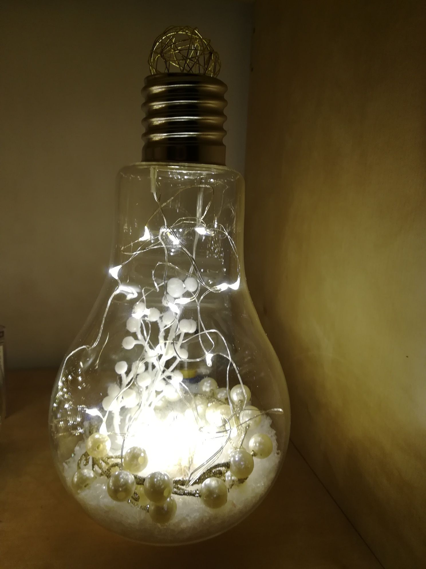 Ilumine de um modo criativo com lâmpadas importadas.  NOVAS