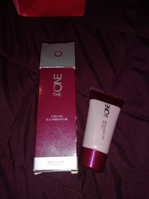 Oriflame krem rozświetlajacy The one