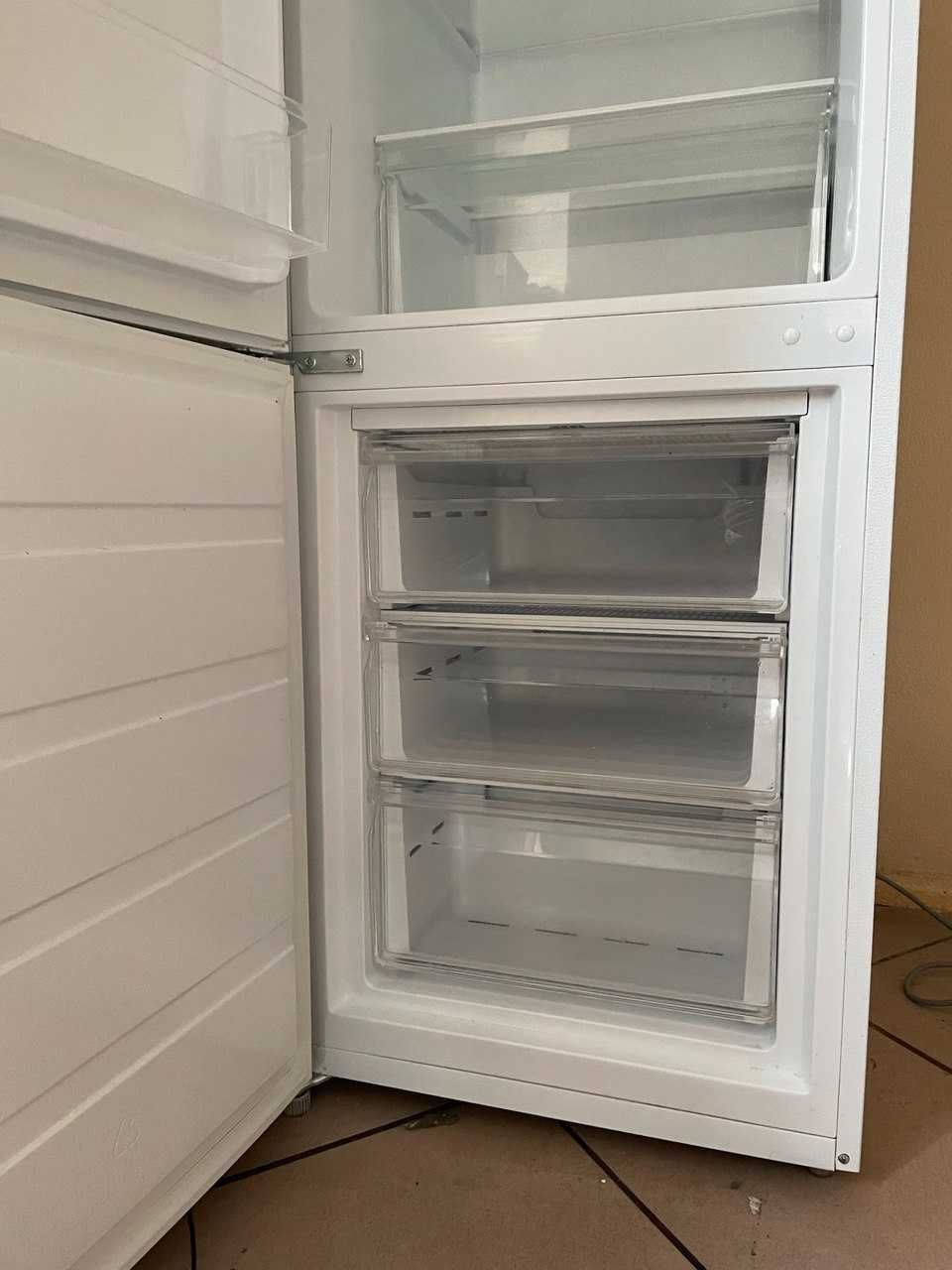 Продається холодильник Elenberg BMF-180