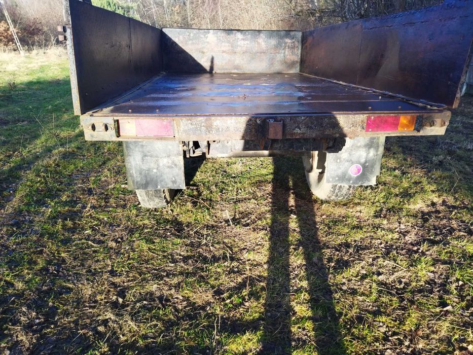 Przyczepa kiper wywrotka.