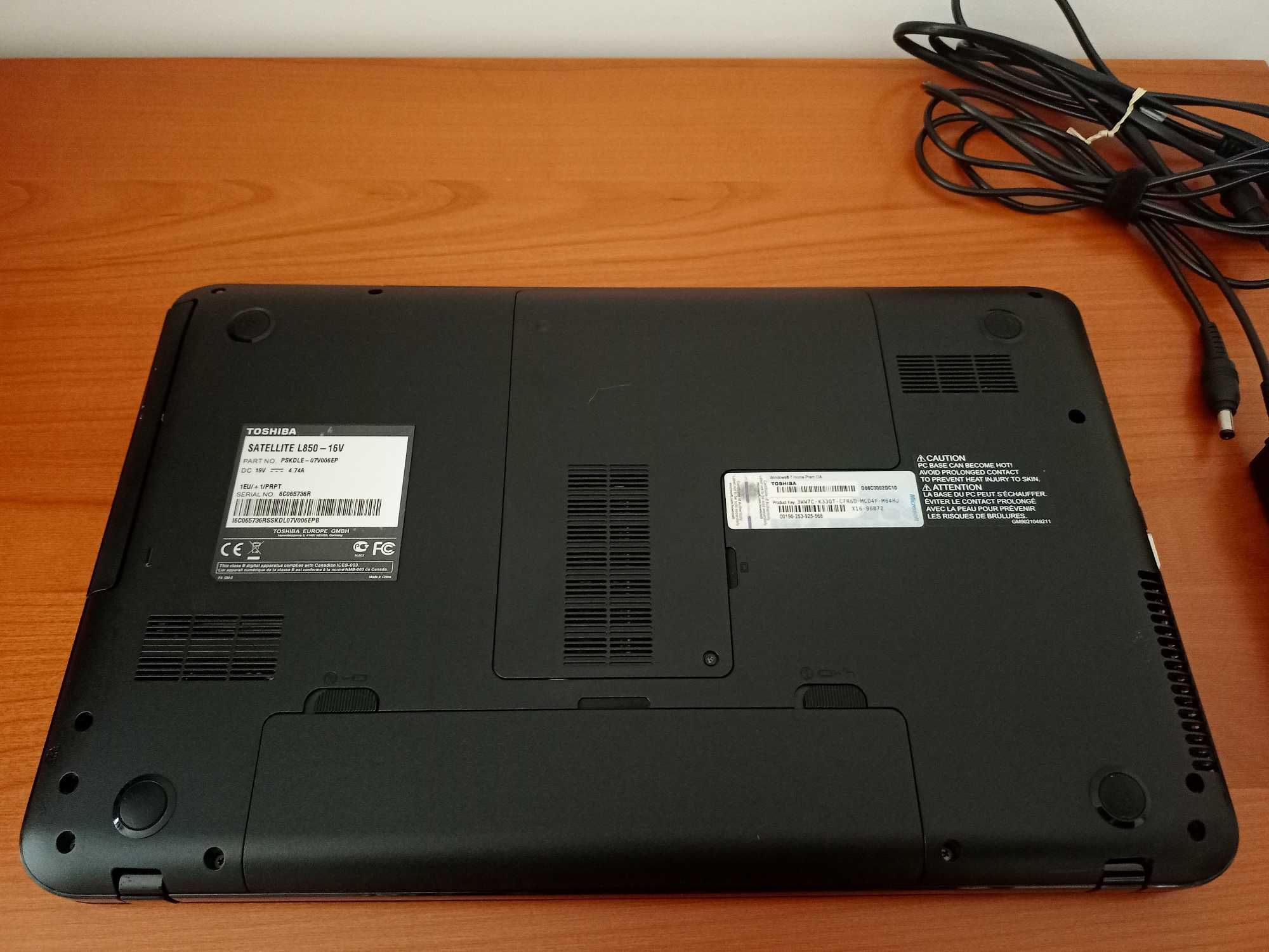 Portátil Toshiba Satellite L850-16V para Reparação