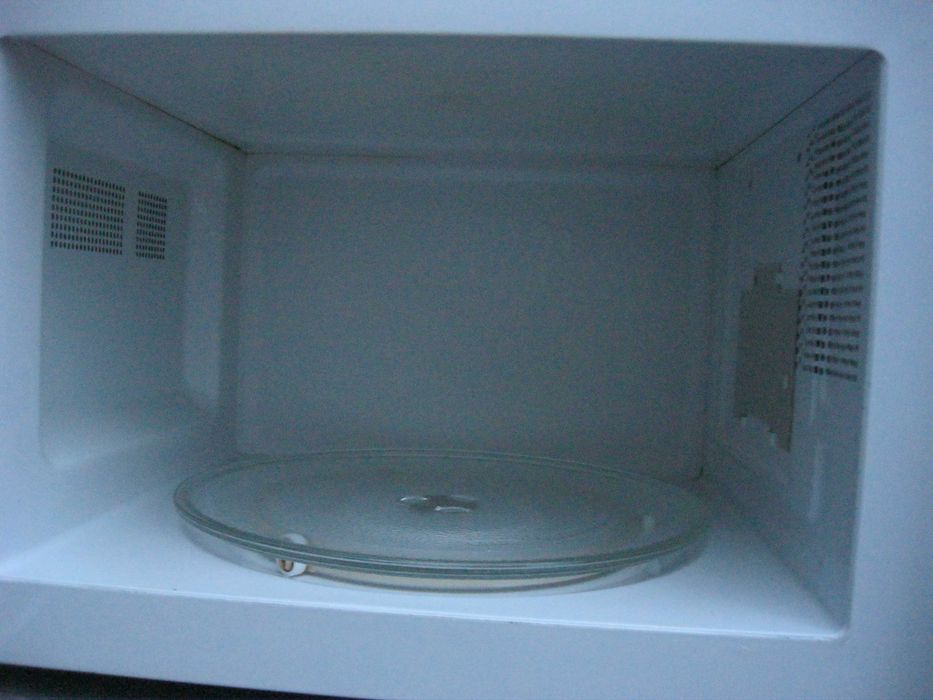 Продам микроволновку Electrolux