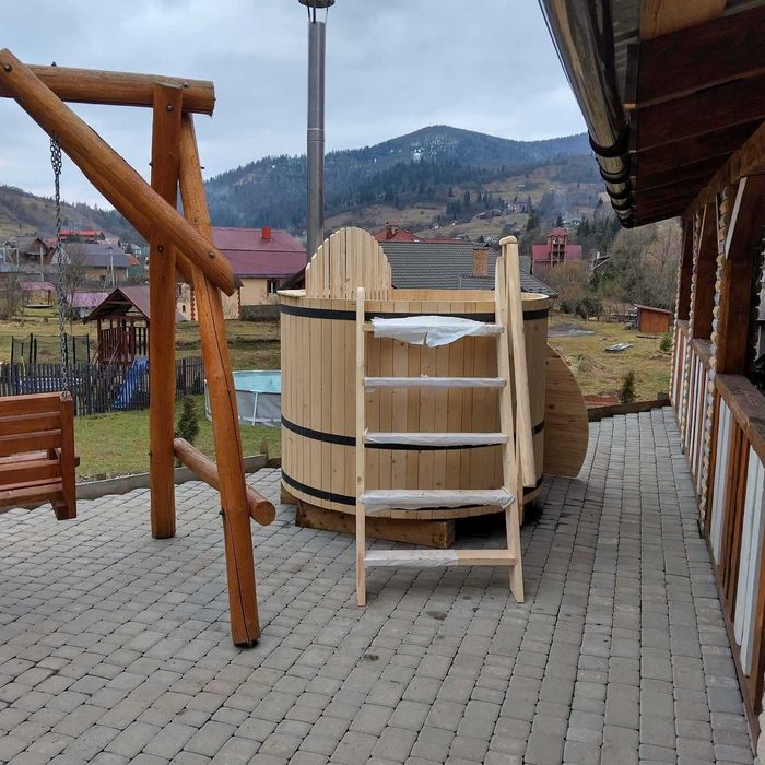 Котедж на. 5 спалень. Басейн. Чан. Тераса.  Вид на гори