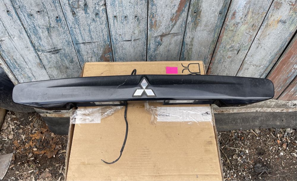 Панель подсветки номера Mitsubishi Space Star 98-12