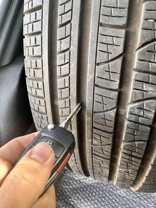 Felgi Audi 18 cali + opony Pirelli 235/50 R18