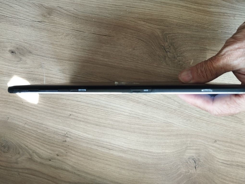 Tablet Samsung SM-T535